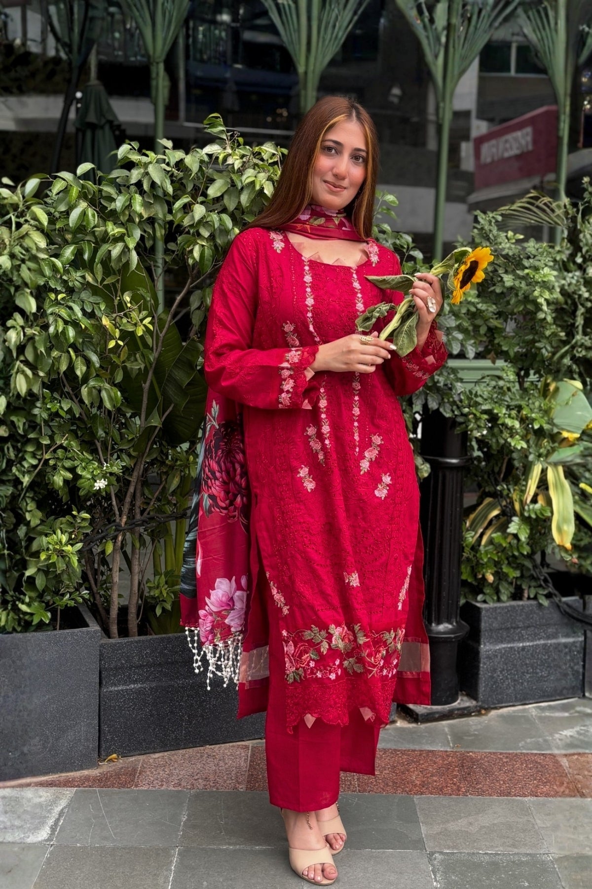Noor-e-Gul - Luxury Pakistani Wear
