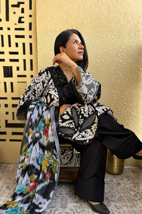 Arezia Noir Lawn Kurta with Farshi Salwar Set