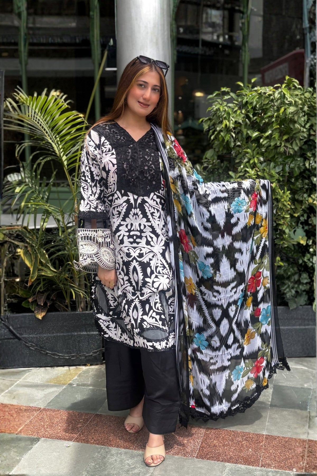 Arezia Noir Lawn Kurta with Farshi Salwar Set