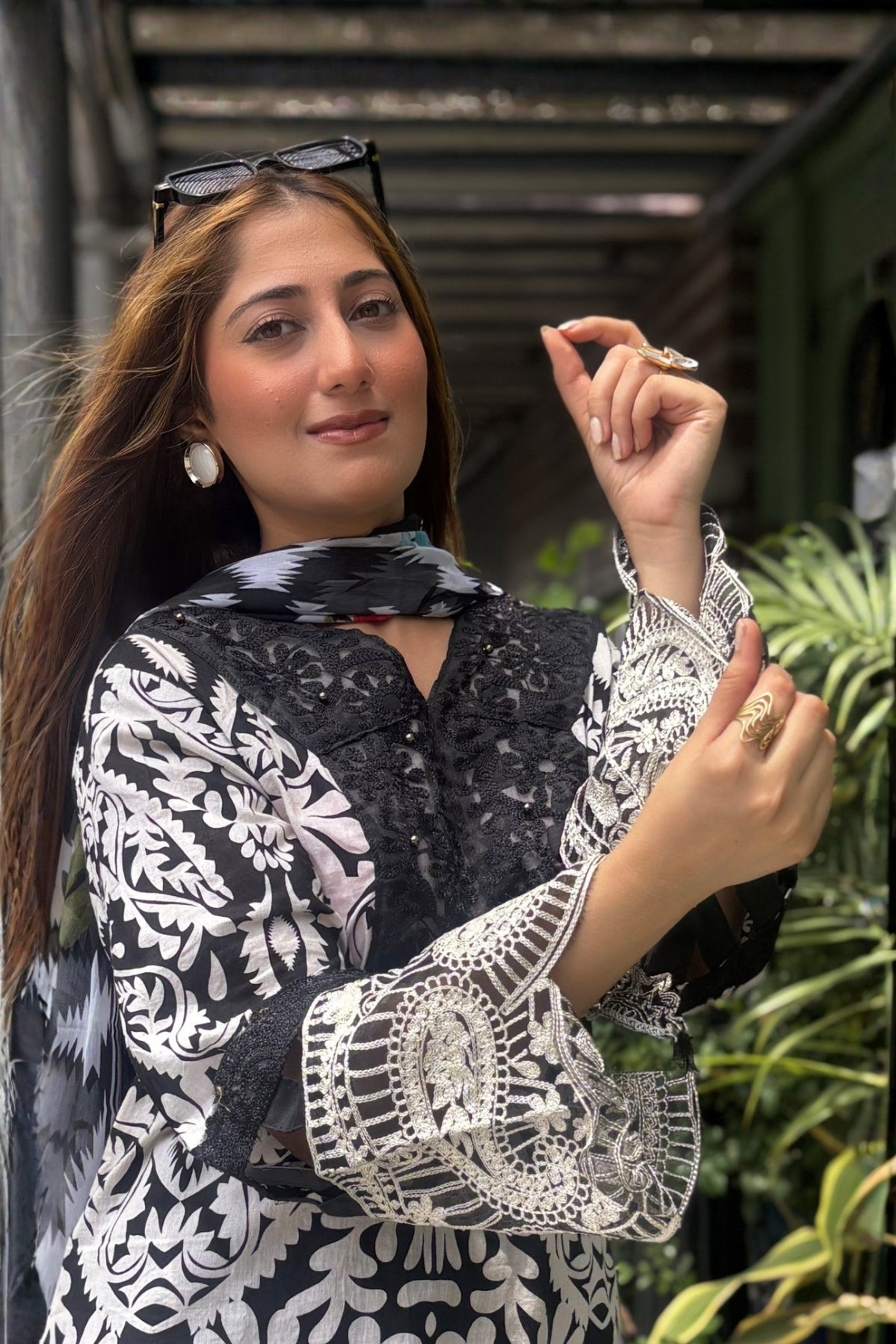 Arezia Noir Lawn Kurta with Farshi Salwar Set