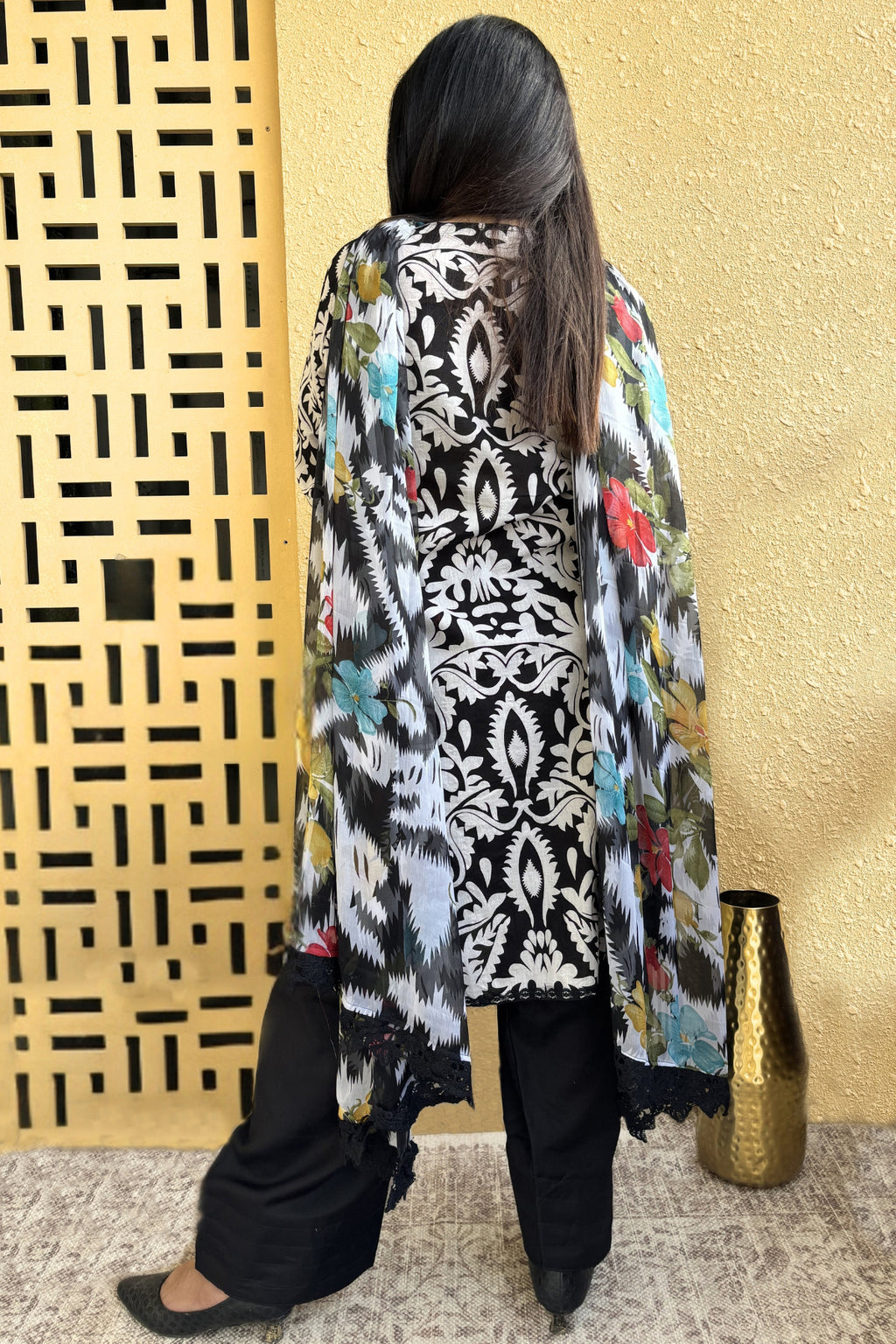 Arezia Noir Lawn Kurta with Farshi Salwar Set