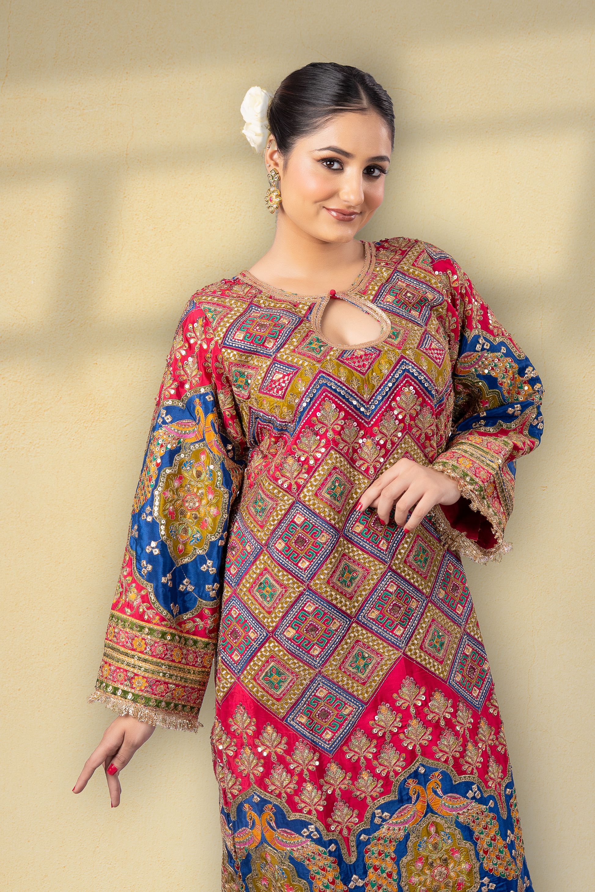 Gulabi Aura Position Printed Embroidered Kaftan