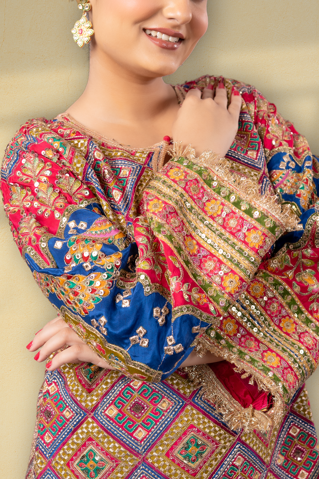 Gulabi Aura Position Printed Embroidered Kaftan