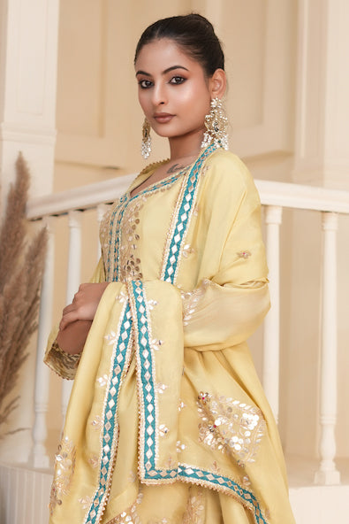 Noor-e-Afroz Choga Set