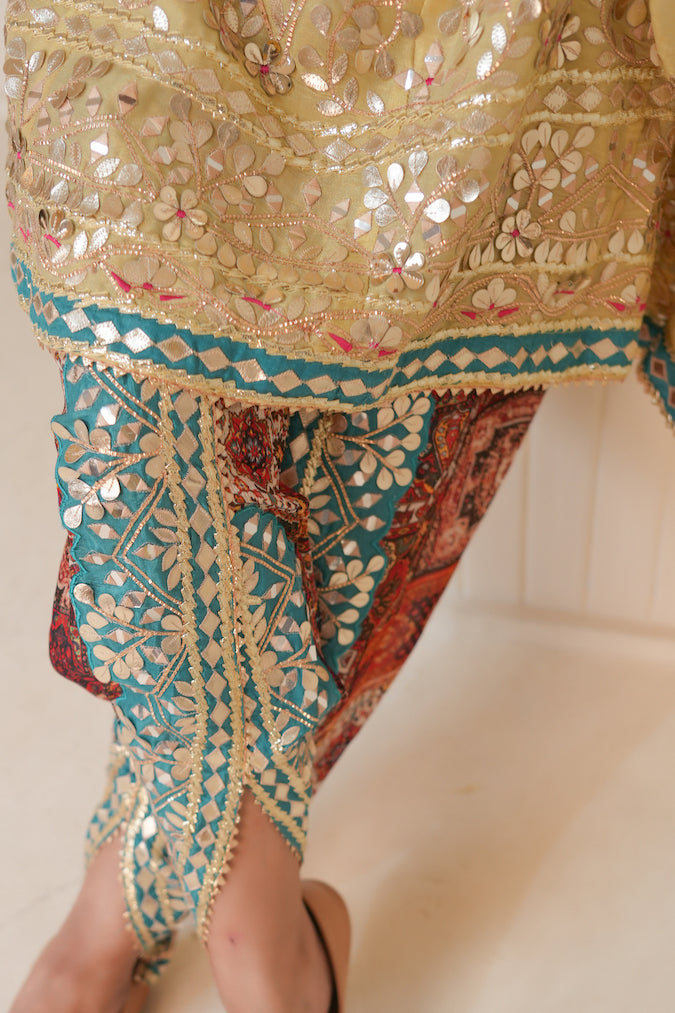 Noor-e-Afroz Choga Set